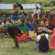 Fête célébrant le renoncement des mutilations génitales. Ouganda, 2012 