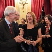 Discussion tout sourire